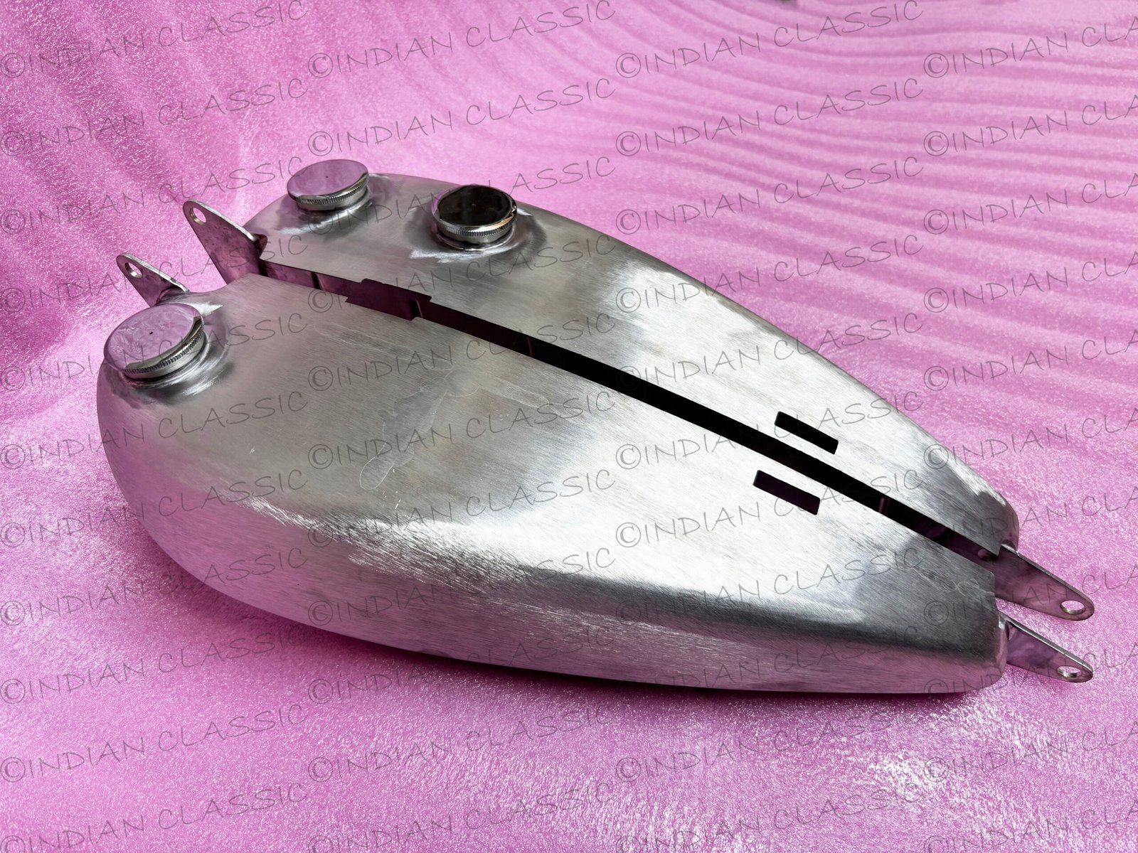 INDIAN SCOUT JUNIOR 1935-1937 FUEL GAS PETROL TANK TIN PLATED WITH CAPS - Image 4