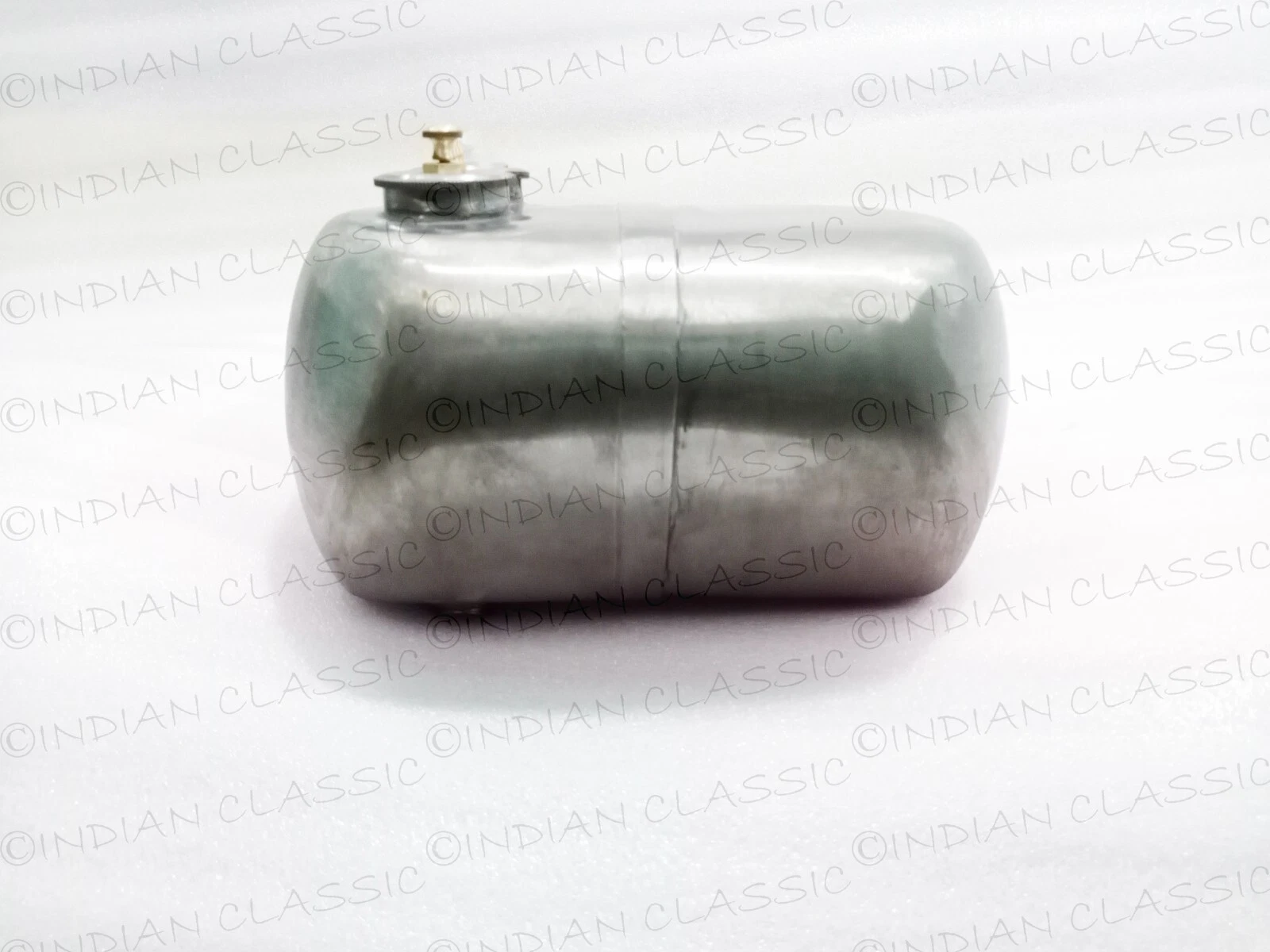 Indian Scout 101 1929 - 1931 Petrol Tank Tin Plated without Oil Pump And Caps - Image 4