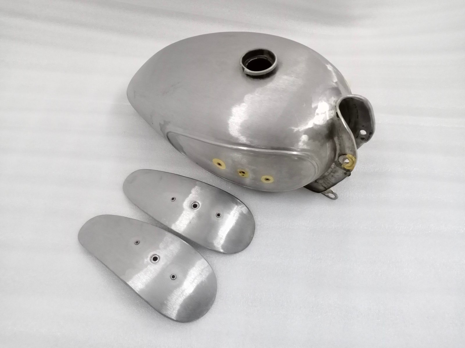 Royal Enfield 350cc 500cc 750cc Interceptor 1960's Petrol Fuel Gas Tank Raw - Image 8